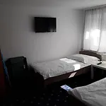 Tara Проживание в семье